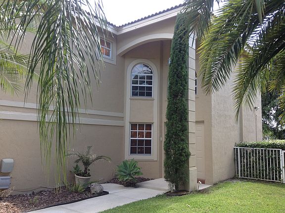 2nd image of 400 SW 203rd Ave