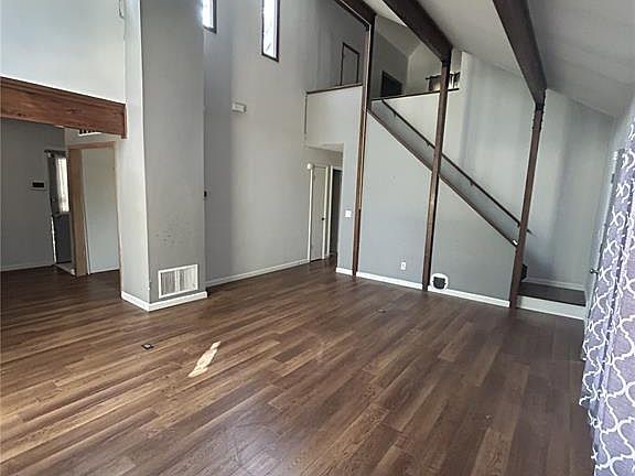 3rd image of 1300 California Dr