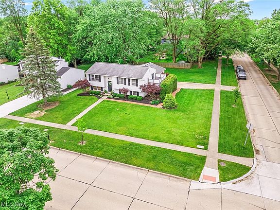 2nd image of 200 Montview Dr