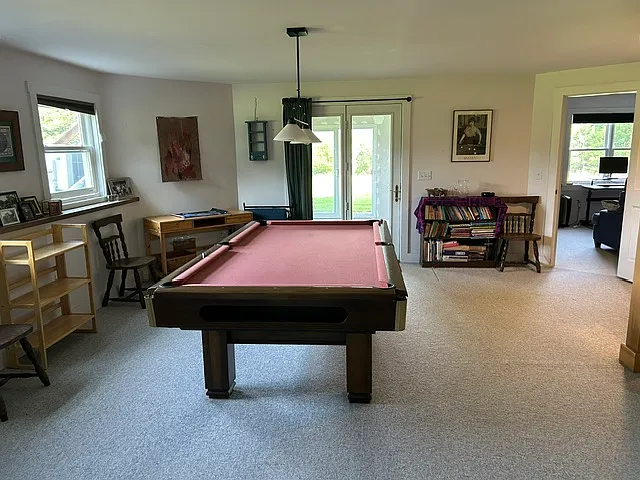 2051 Clay Hl — Photo 1
