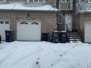 16 Langdale Cres, Brampton, ON L6Y 4S2