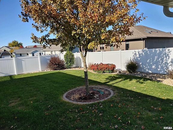 4th image of 1106 Westminster Dr
