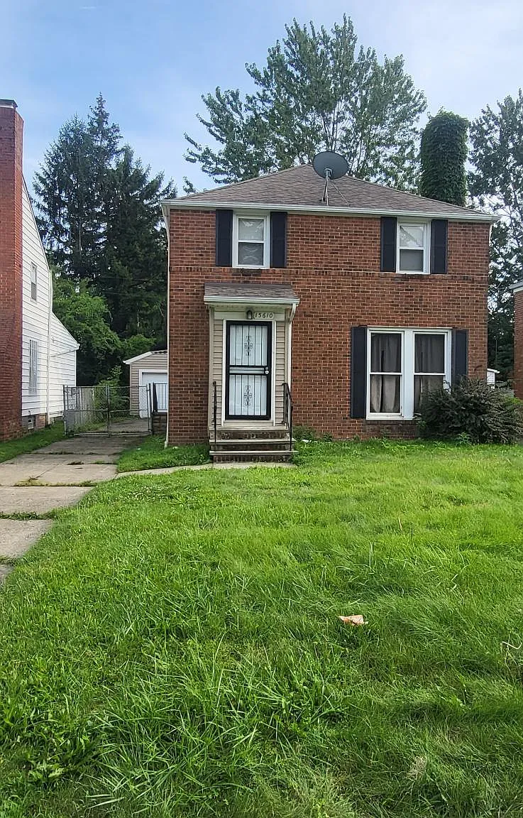 15610 Stockbridge Ave — Photo 1