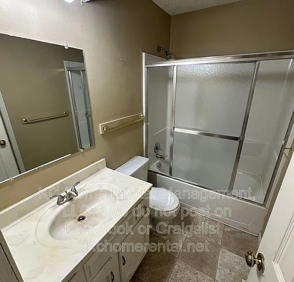 900 NW 36th Street Ter — Photo 21
