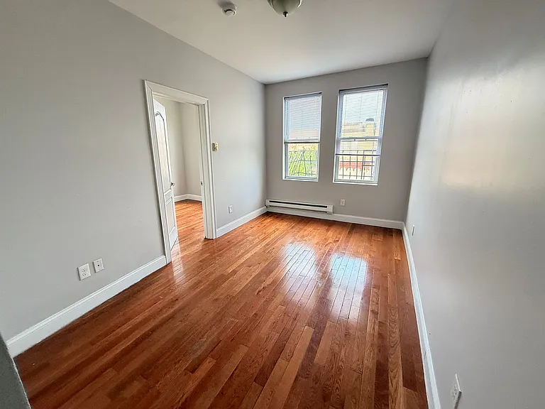 6122 Monroe Pl #17R — Photo 2