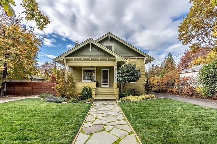 1st image of 1024 NW Lawnridge Ave