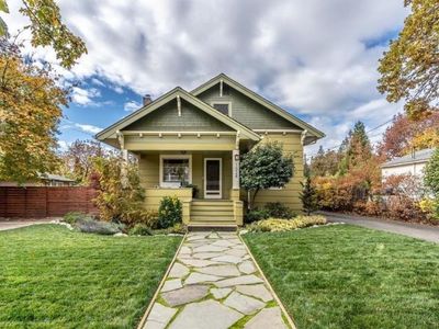 1024 NW Lawnridge Ave, Grants Pass, OR, 97526