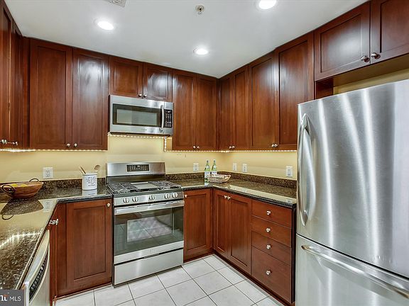 4th image of 3650 Glebe Rd #541