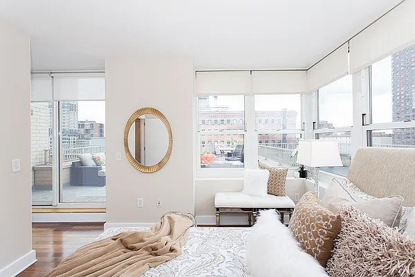 Sold by Nestseekers | media 2