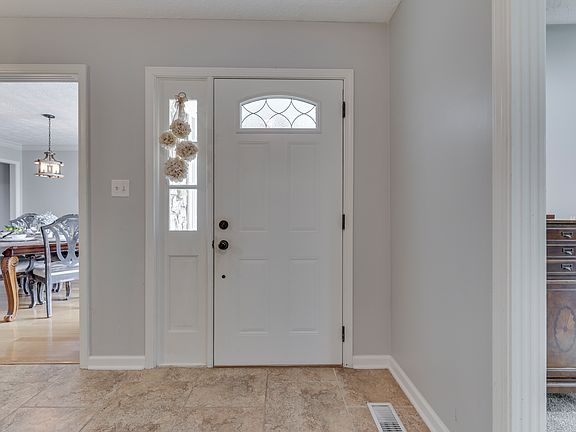 5th image of 1901 Winding Ridge Ave