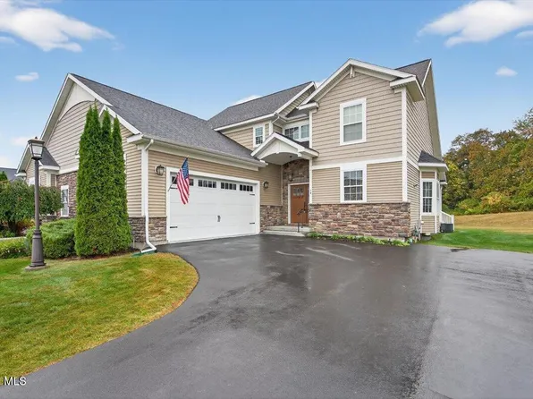 14 Vista Court, Clifton Park, NY 12065