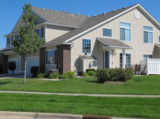 9428 White Oak Ln, Johnston, IA 50131