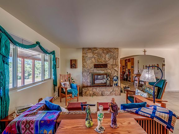 4th image of 1055 E Paseo Encino