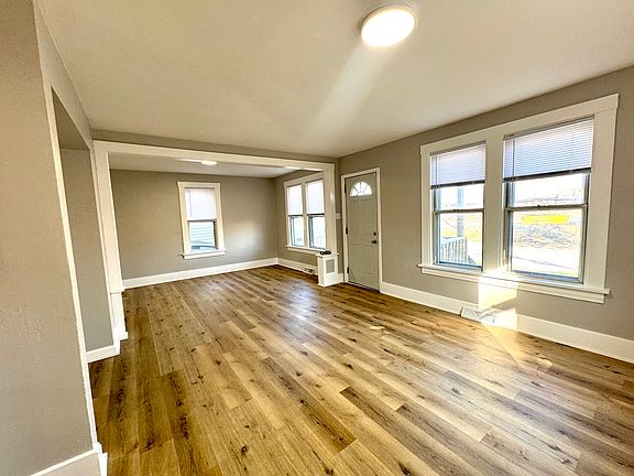 5th image of 15750 Woodlawn West Ave