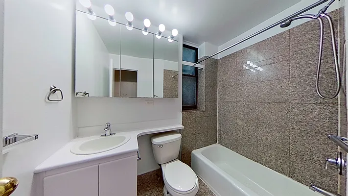 Rented by Bond New York | media 26