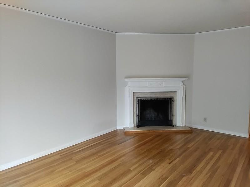 1st image of 1006 Shrader St