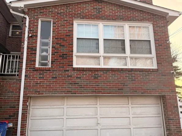 32 Lincoln Parkway image 1 of 14