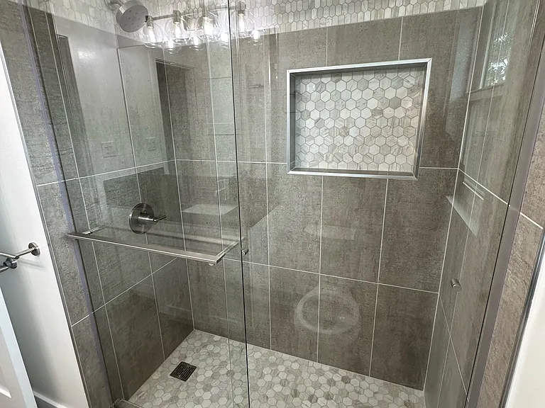 137 E D St — Photo 11