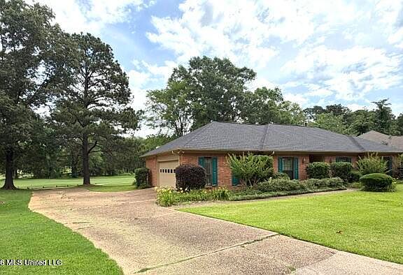 2nd image of 340 Hanley Cir