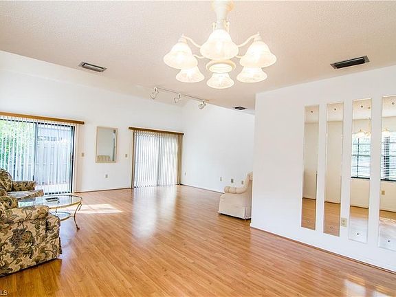 4th image of 800 Meadowland Dr #800 Q