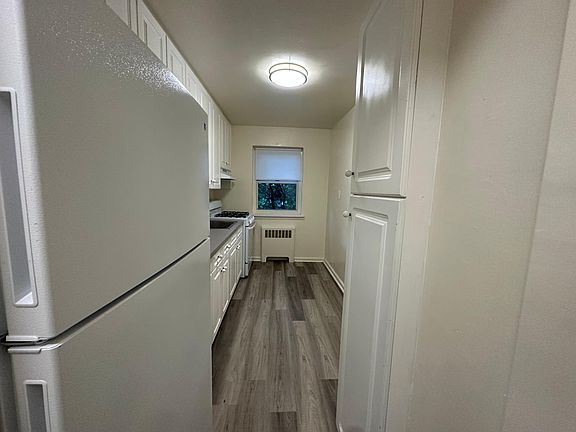 2nd image of 131 Highland Ave #1A