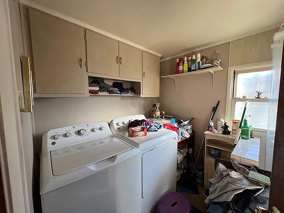 3rd image of 211 S Cloern Ave