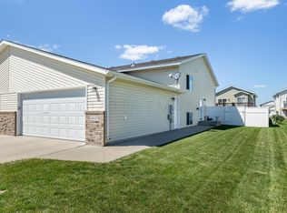4744 53rd St S, Fargo, ND 58104