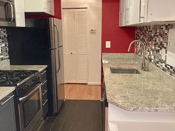5th image of 4970 Battery Ln APT 406