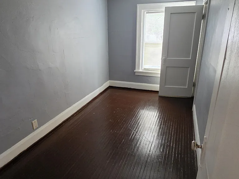 1036 N Winnebago St — Photo 11