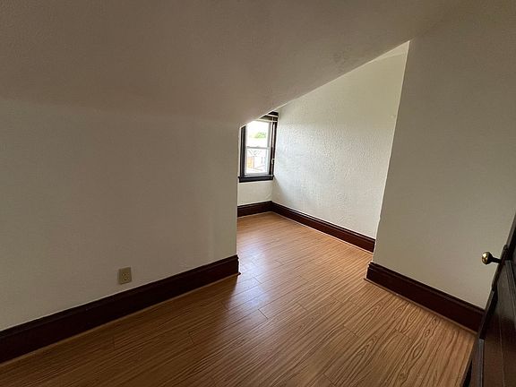 5th image of 221 Gross St APT 5