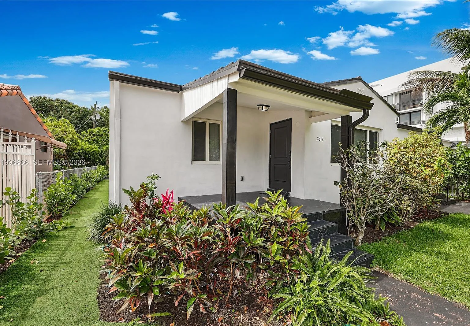 4 bed, 3.0 bath, $5,200 — Photo 1