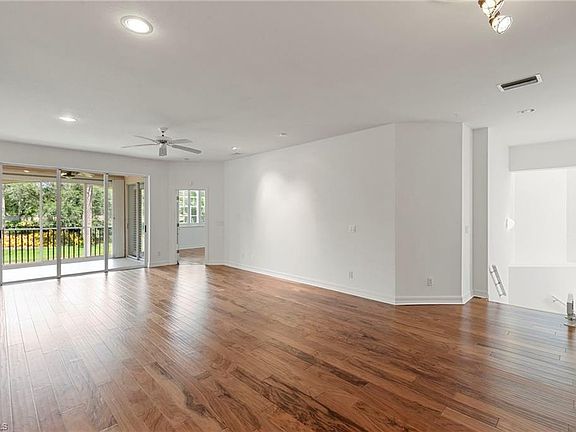 4th image of 25051 Banbridge CT #202