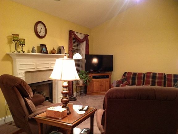 5th image of 732 Sugarberry Ave