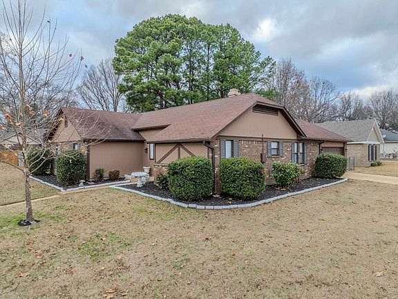 4th image of 6256 Holly Park Dr