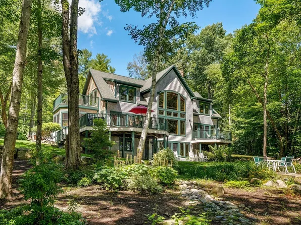 52 Hidden Cove Road, Raymond, ME 04071