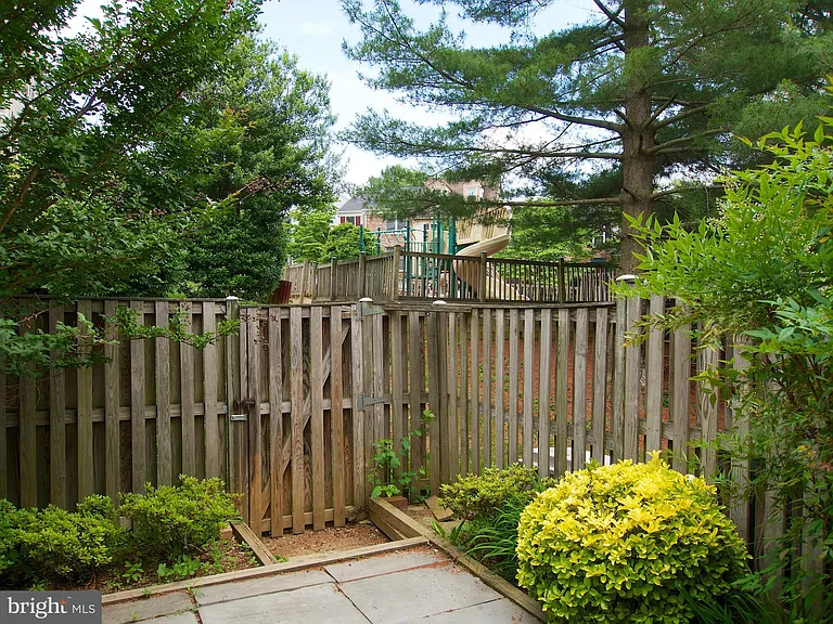 14905 Bradwill Ct — Photo 16