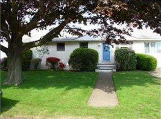 102 Colonel John Gardner Rd, Narragansett, RI 02882