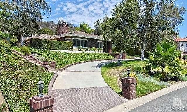 1st image of 4063 Greendale Cir
