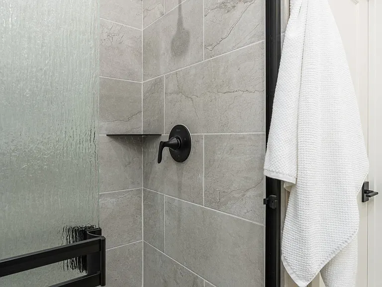 The Palms Luxury Condominiums — Photo 43