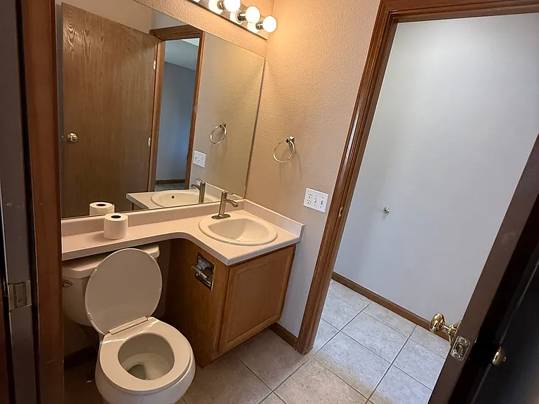 725 Pennington Dr — Photo 9