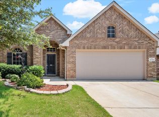 12109 Longstone Dr, Burleson, TX 76028