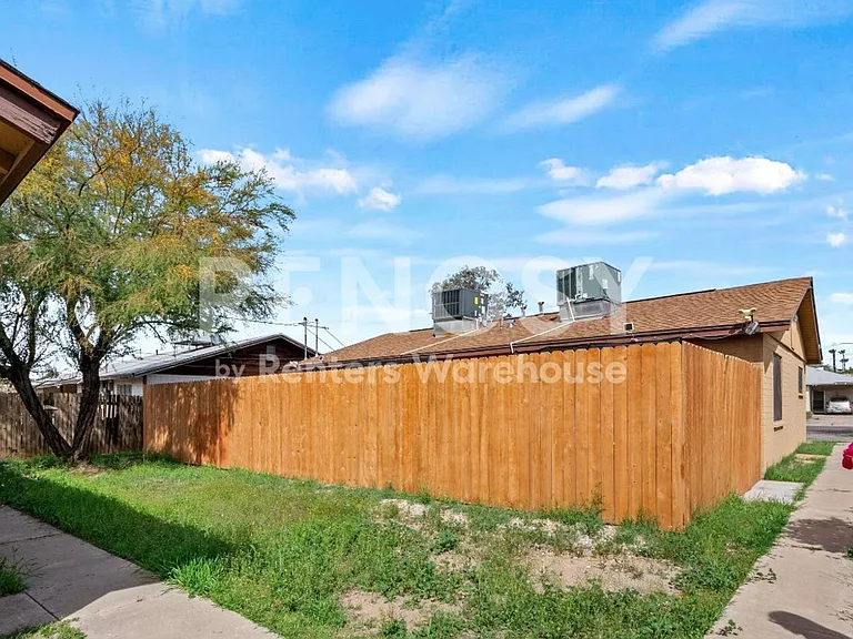 729 E Mission Ln #1 — Photo 27