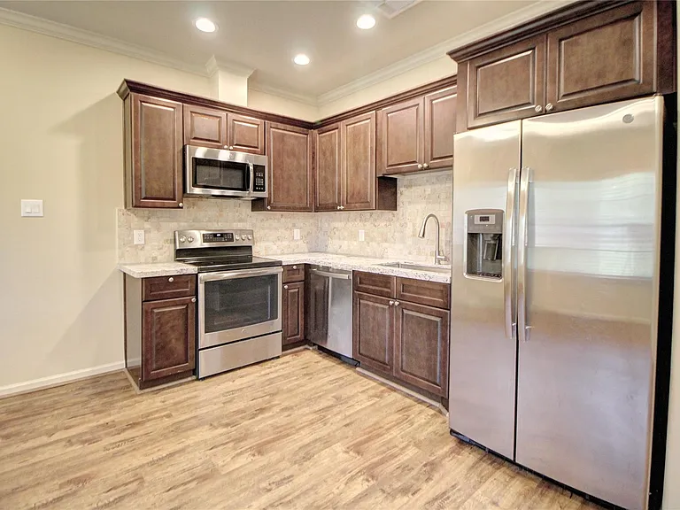 26148 Avenue E E #B — Photo 4