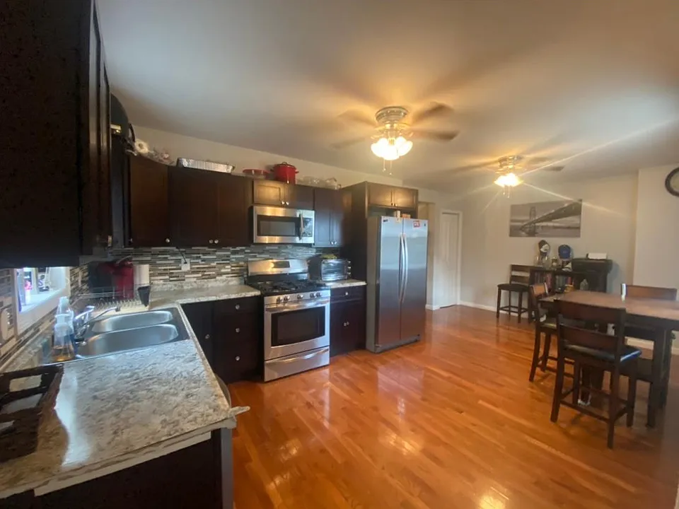 727 Union St #1