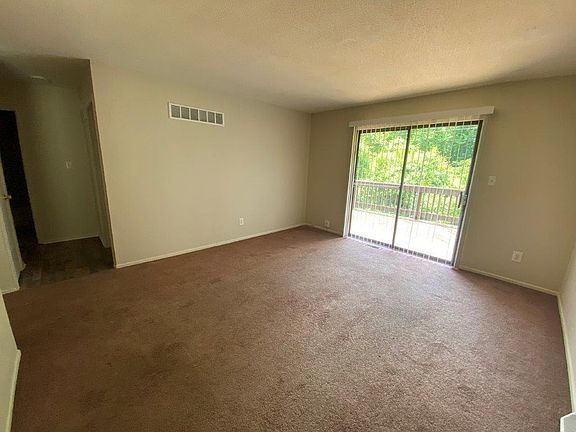 5th image of 404 & 406 N Kendall Dr