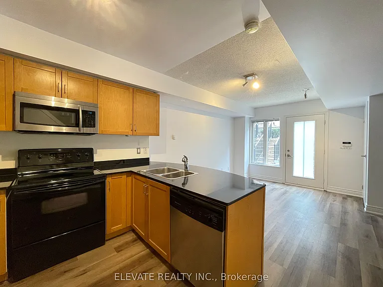 42 Western Battery Rd #706 — Photo 6