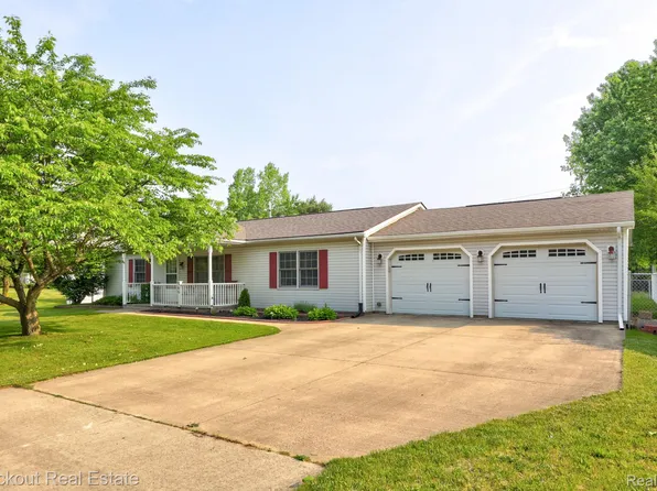 966 Athletic St, Vassar, MI 48768