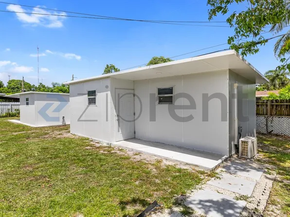 19215 NW 7th Ct #B, Miami, FL 33169