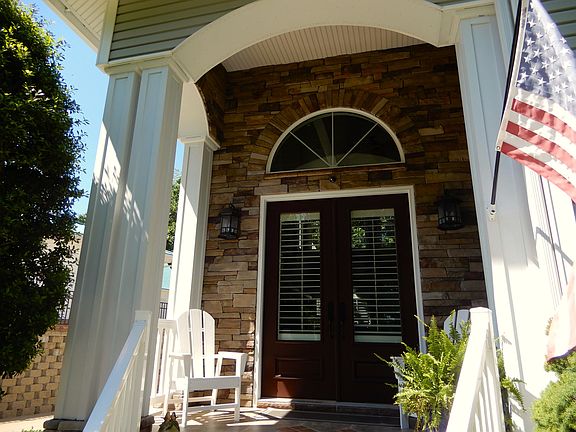 5th image of 738 Marina Village Dr
