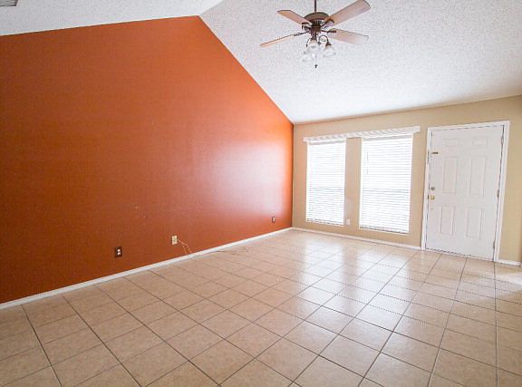 5th image of 5900 N 42nd St